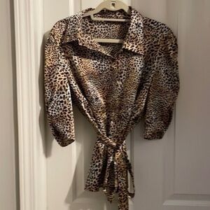 Animal print button down blouse, size Xl
